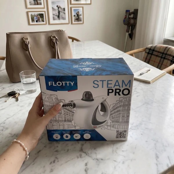 Le carton Flotty Steam Pro à son arrivée